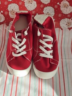 Red Canvas Sneakers - Classic Lace-Up